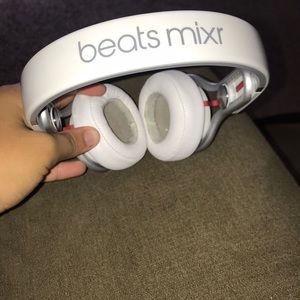 Beats Mixr (headphones)
